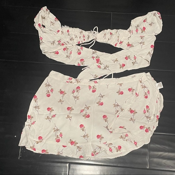 RAT & BOA THE BONITA SET WHITE large crop top skirt roses floral set - Picture 11 of 11